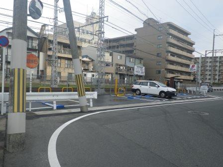 桃山南口駐車場