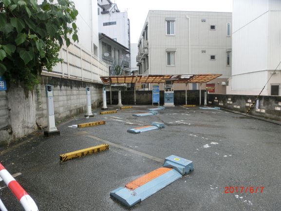 千里山駅前駐車場