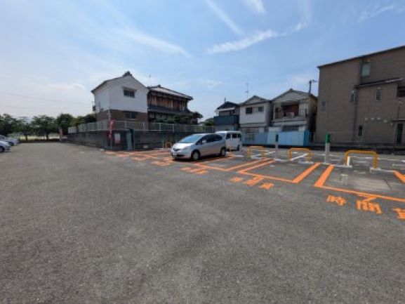 諸福1丁目駐車場