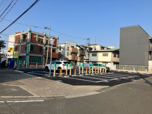 東三国2丁目駐車場