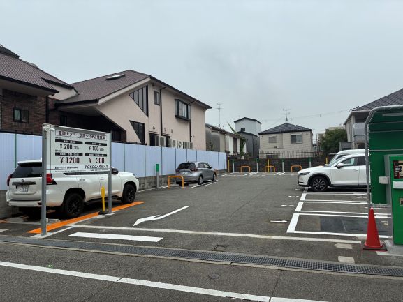 西宮里中町駐車場