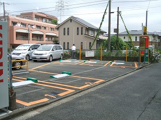 日吉4丁目駐車場