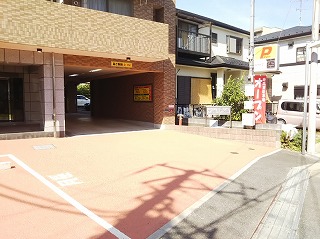 市川本塩駐車場