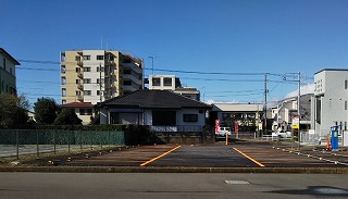 中山競馬場南門駐車場