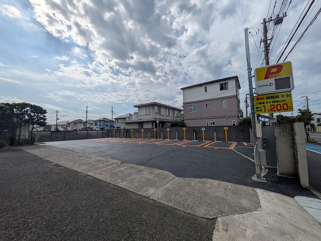 調布小島町3丁目駐車場